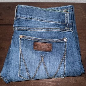 32 x 32 Wrangler Retro Slim Straight men’s jeans